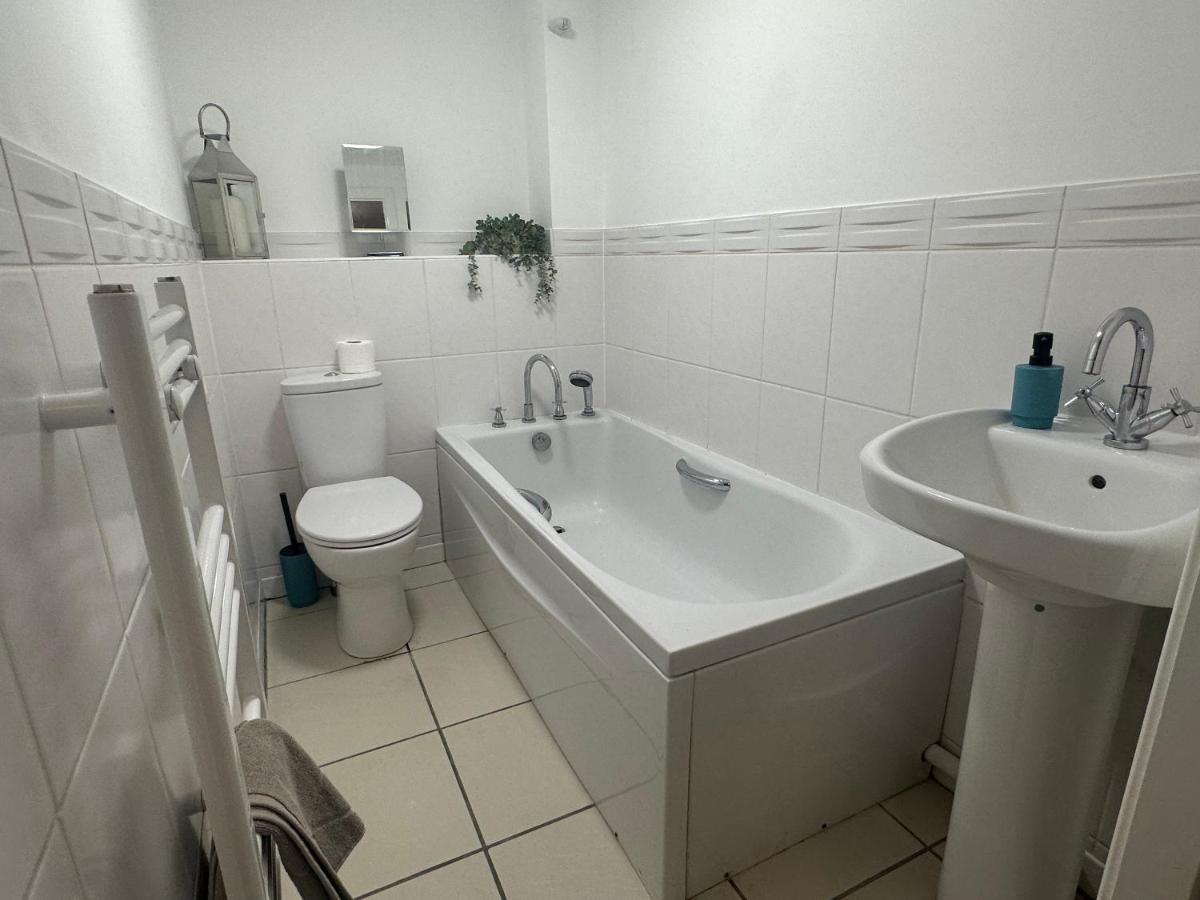 Superb 2 Bed 2 Bathroom Free Parking Derby Eksteriør billede